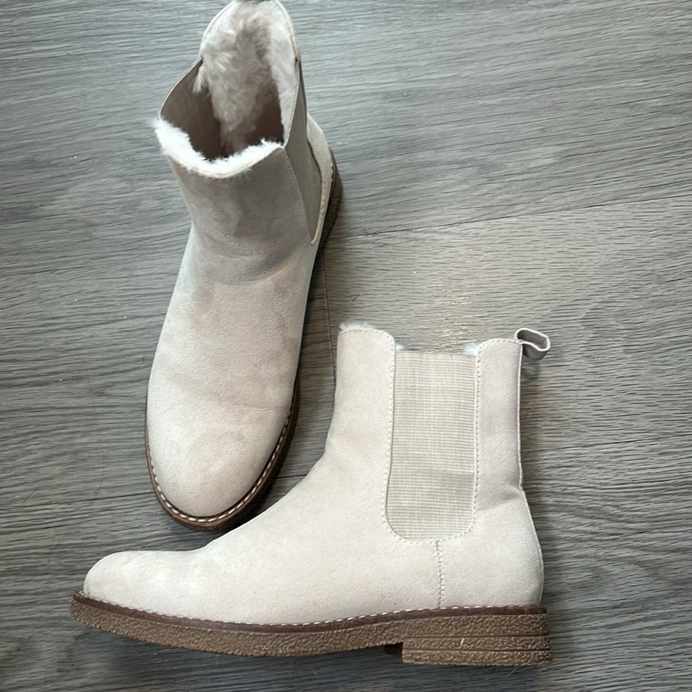 LOFT Chelsea Boots